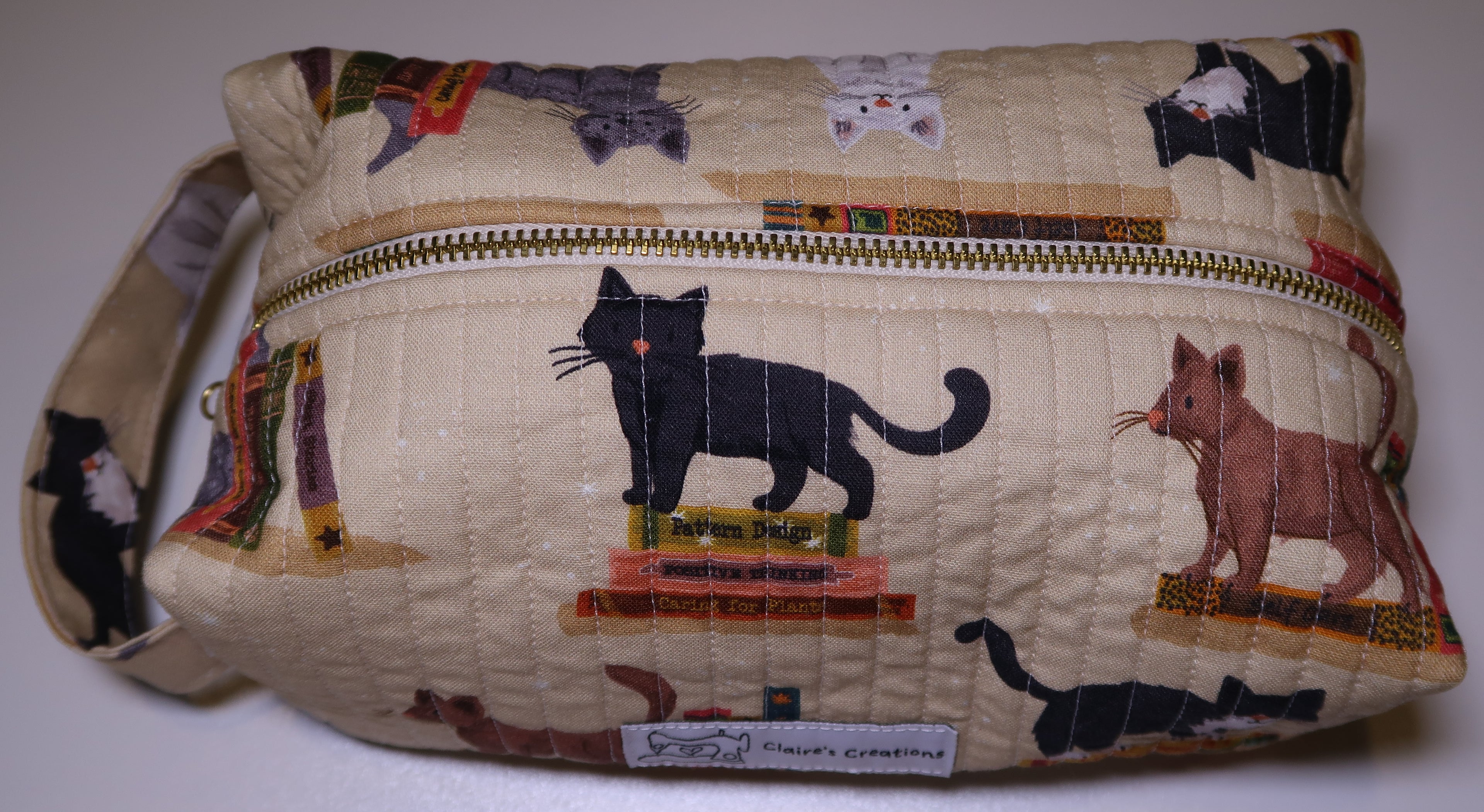 Cat Patterned Fabric with White Lining Quilted Organiser Bag