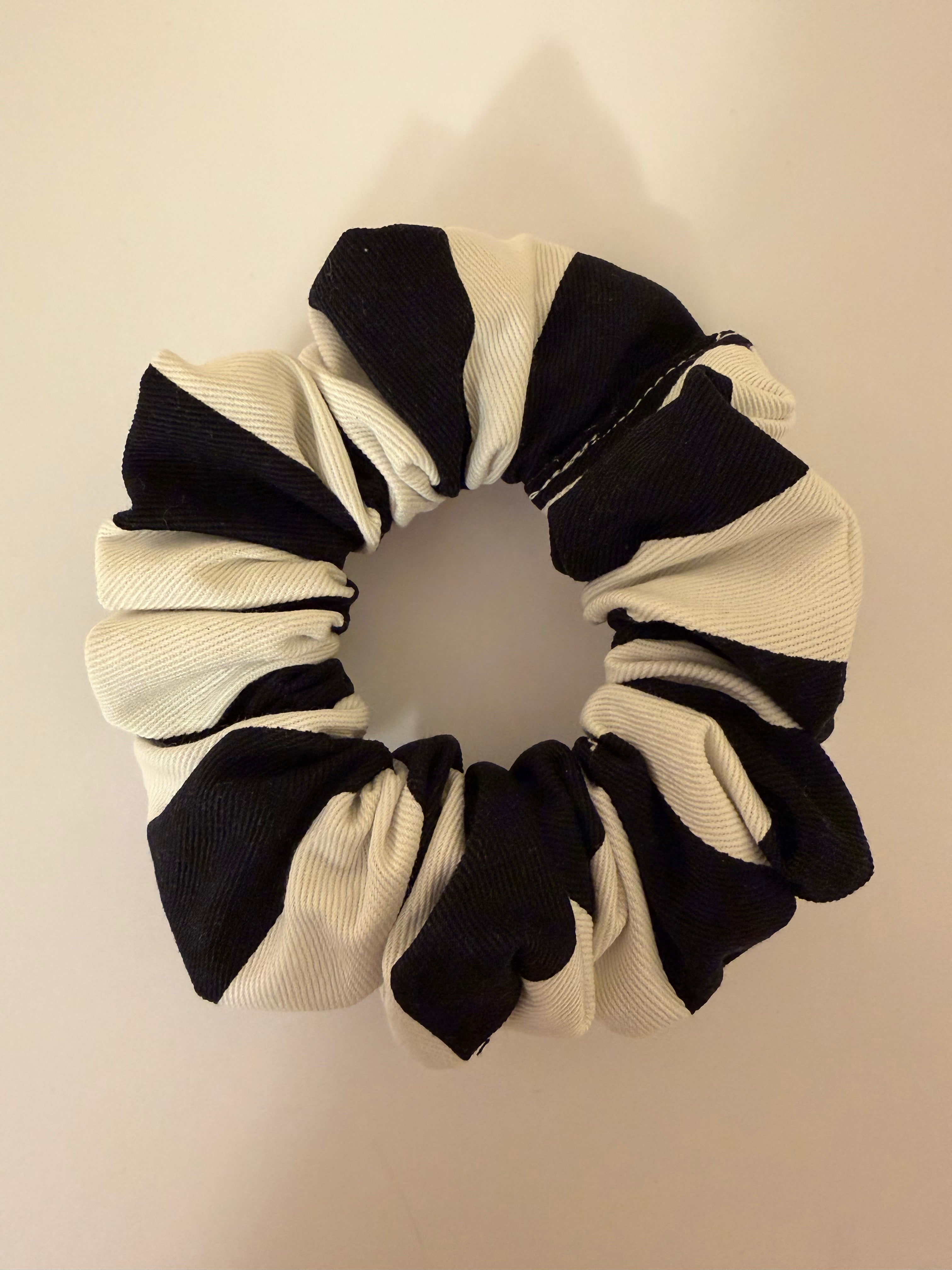 Black & White Hair Scrunchy