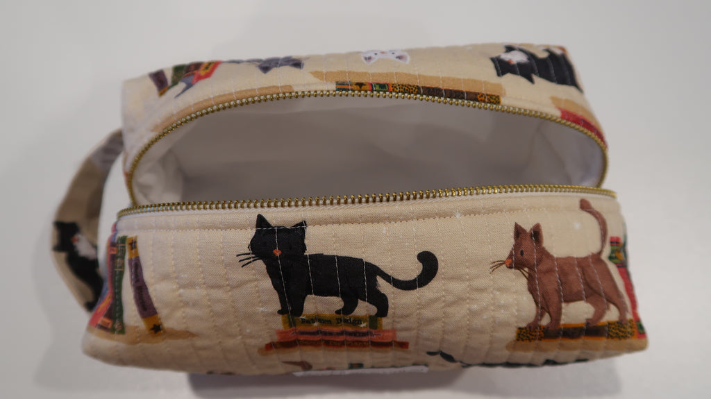 Cat Patterned Fabric with White Lining Quilted Organiser Bag