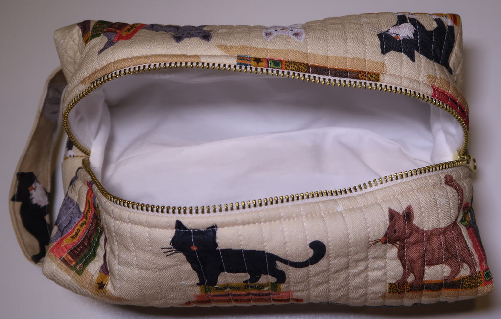 Cat Patterned Fabric with White Lining Quilted Organiser Bag